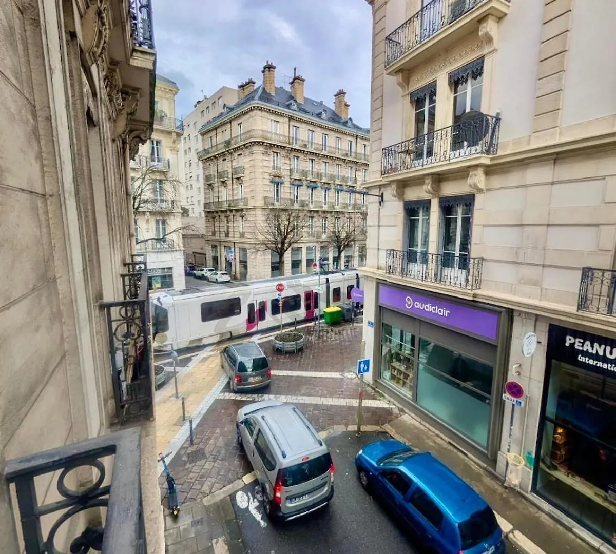 Apartment Central Studio - Alsace Lorraine & Train Station - Prime Location Near All Amenities Grenoble