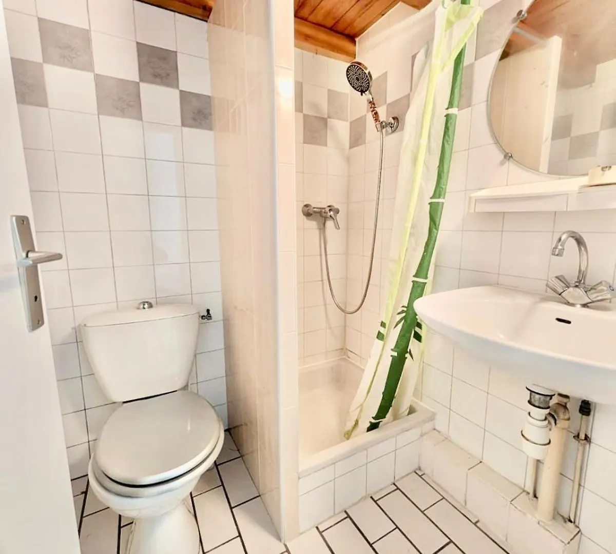 Central Studio - Alsace Lorraine & Train Station - Prime Location Near All Amenities Grenoble Frankrijk